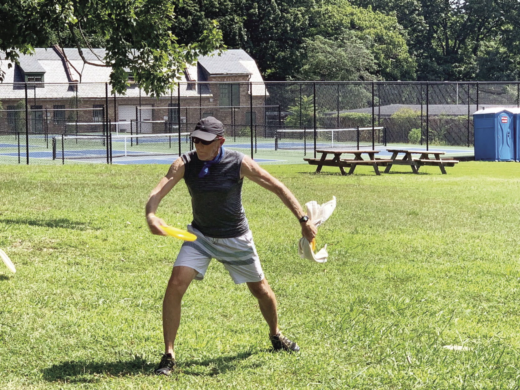 frsibee paul throwing.jpg